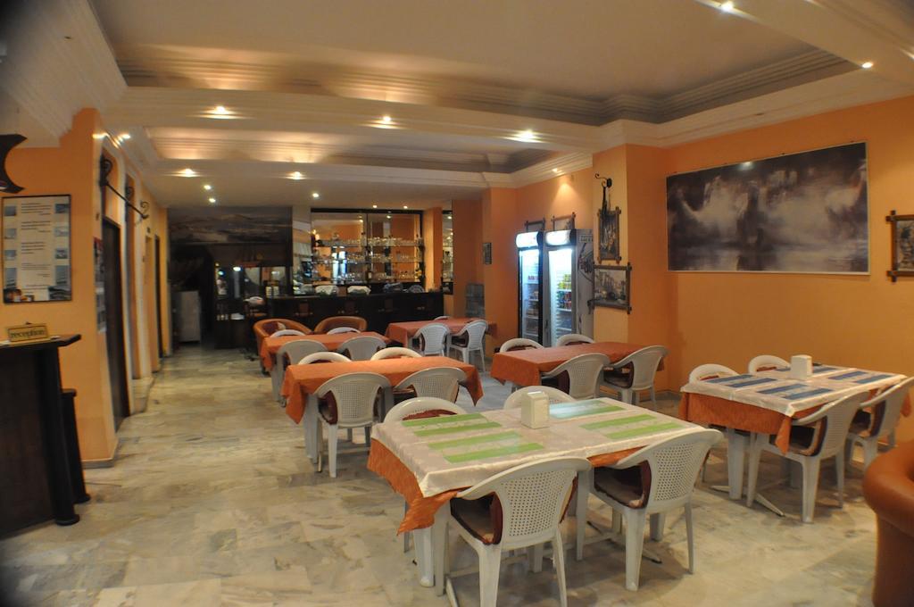 Akerdem Hotel Kuşadası Ngoại thất bức ảnh